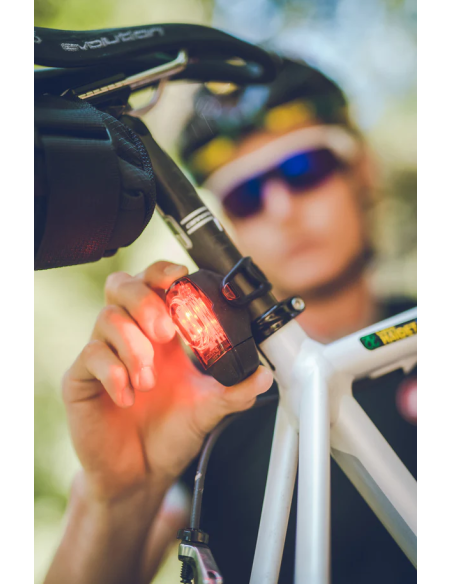 Luz Lezyne Ktv Drive Trasera